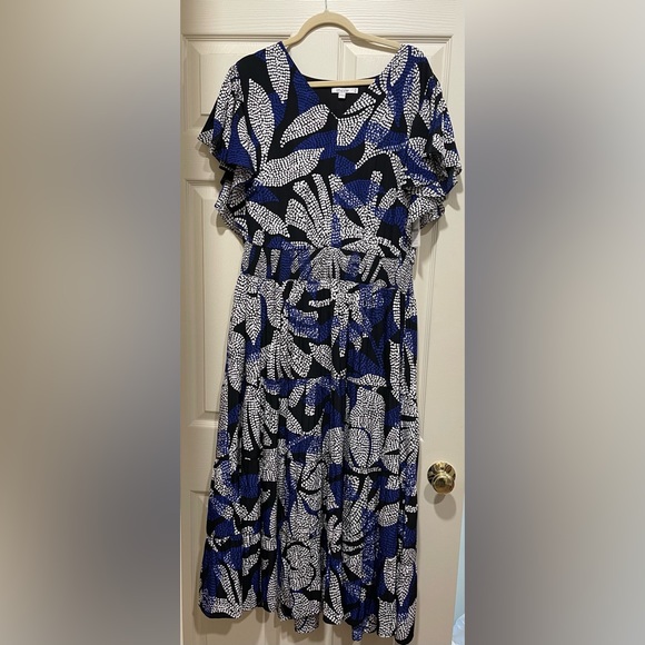 Chicos Maxi Tiered patterned dress. NWT size 3 16/18 - Picture 1 of 6